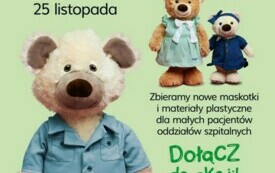 plakat akcji charytatywnej przedstawiający pluszowego misia
