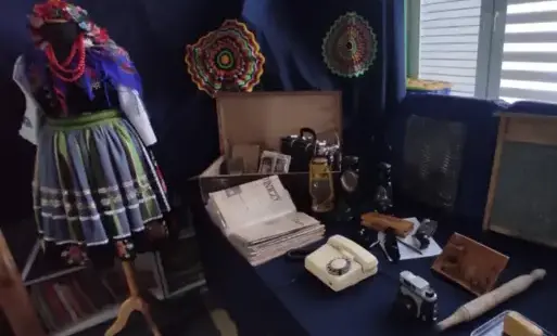 wystawa przedmiotów użytku domowego oraz strój folklorystyczny